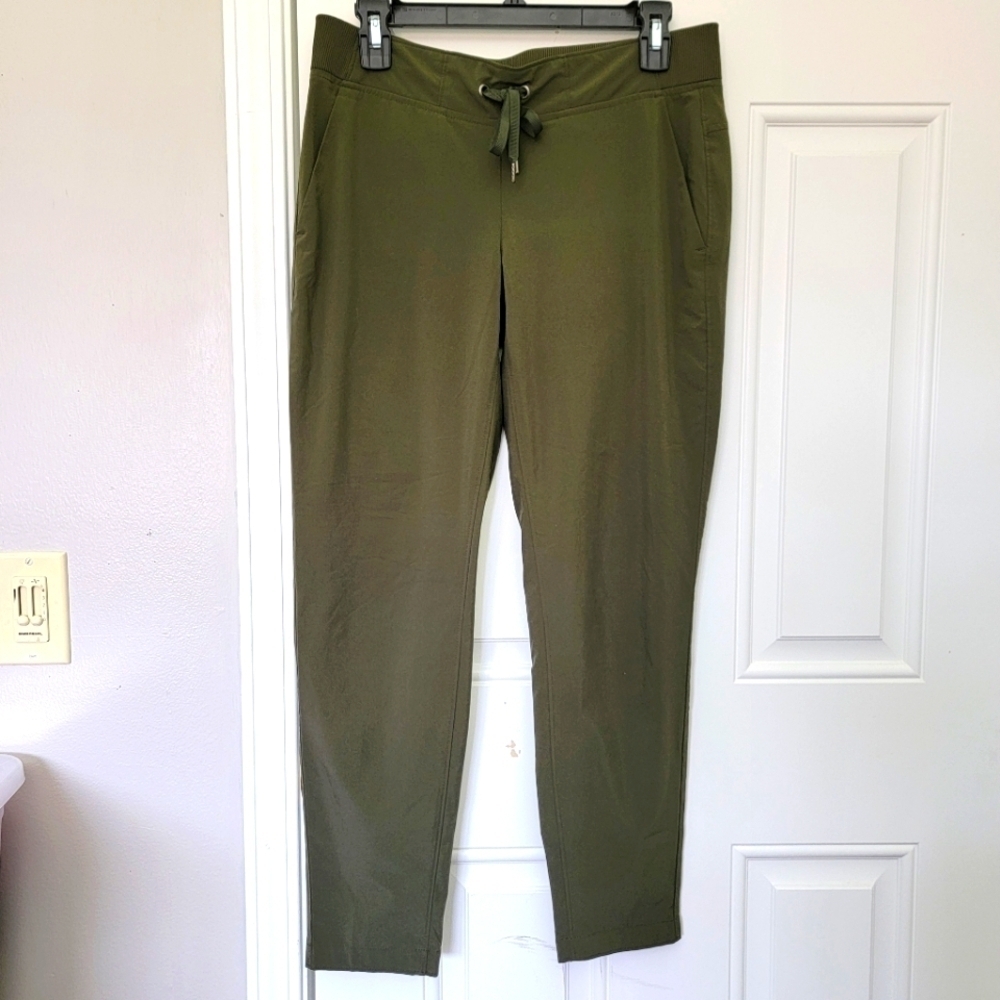 Athleta Drawstring Tapered Lightweight Pants Pockets Olive Green Size 6